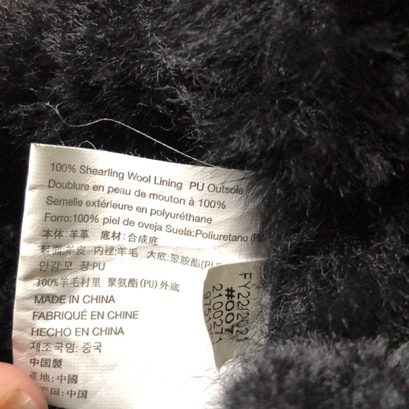 Women’s size 10 Kirkland Signature black wool lining slip on ankle boots - Picture 8 of 8